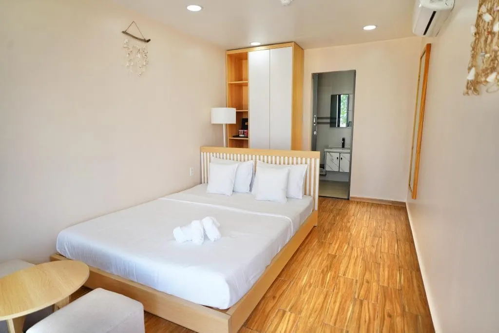 Phòng homestay sáng sủa ở Phú Quý